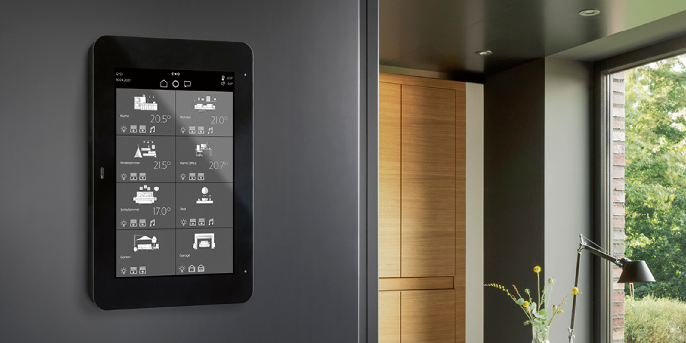 JUNG Smart Panel 8 bei IGS Elektrotechnik GmbH in Sulzemoos