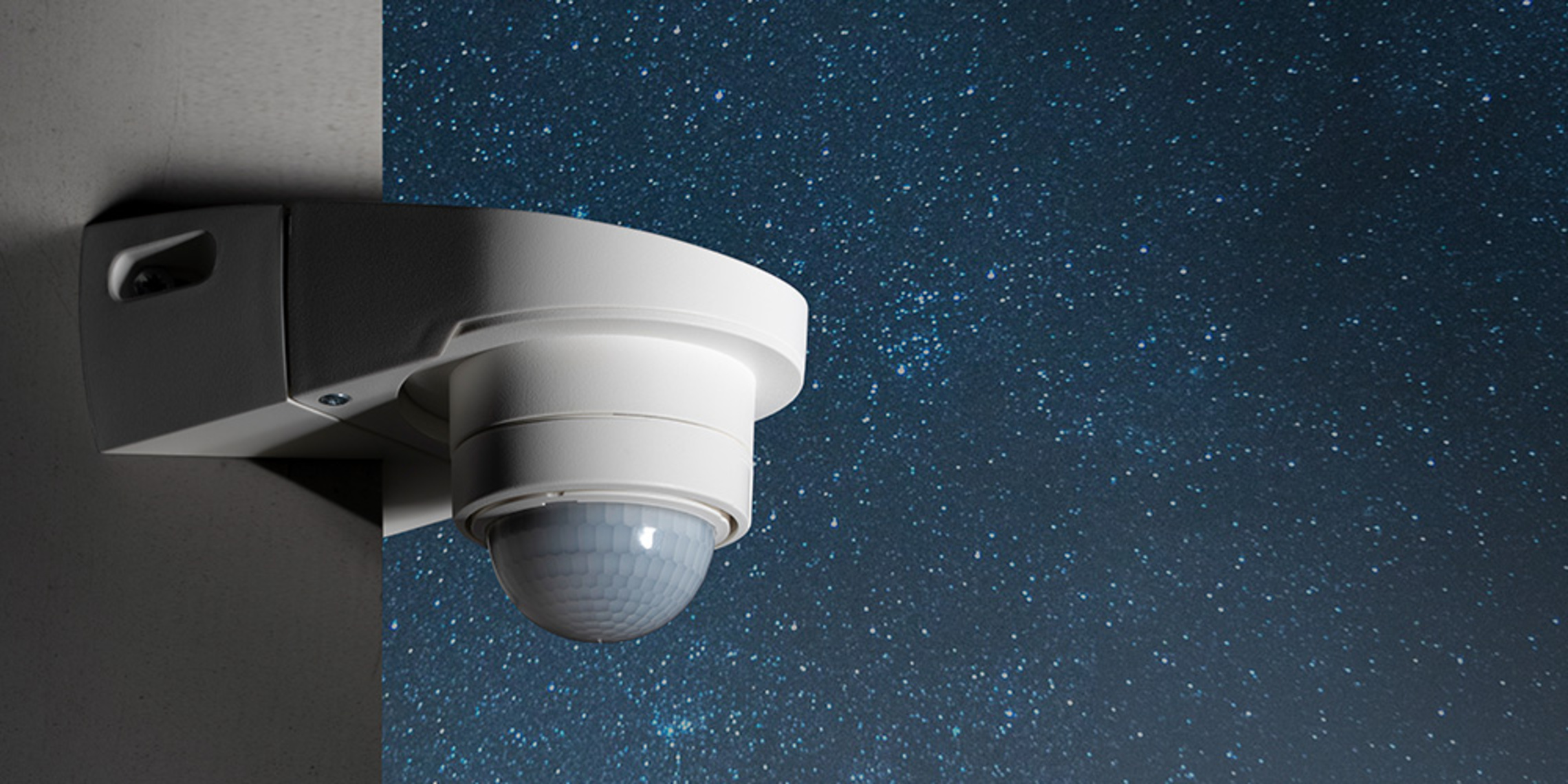 Bewegungsmelder 240° Grad bei IGS Elektrotechnik GmbH in Sulzemoos