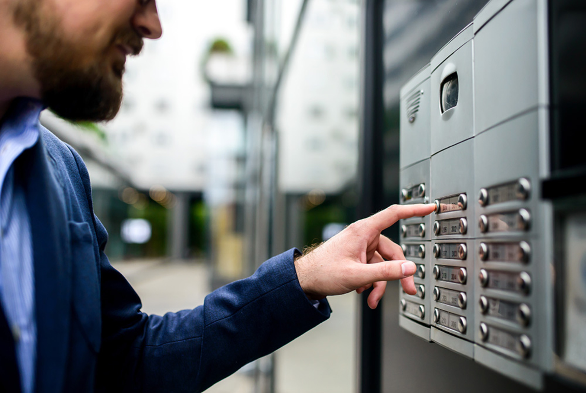 Sprech&shy;anlagen bei IGS Elektrotechnik GmbH in Sulzemoos
